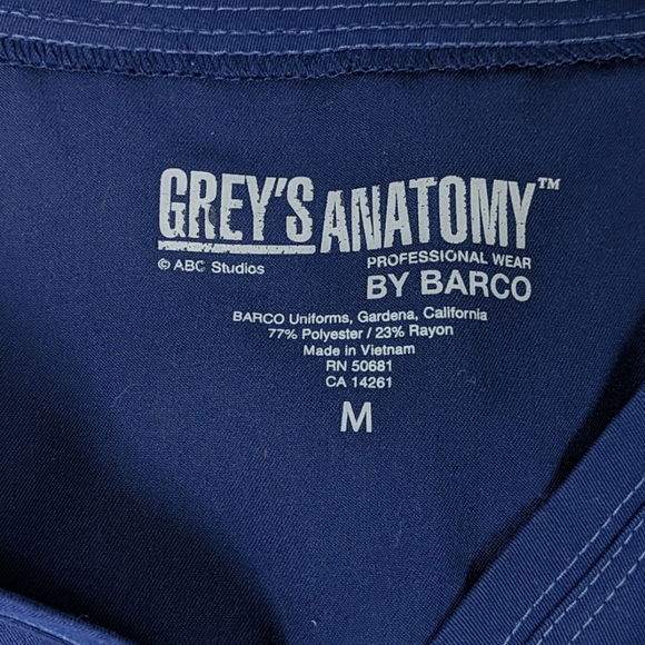Grey's anatomy 3 pocket v neck scrub top - Picture 4 of 5